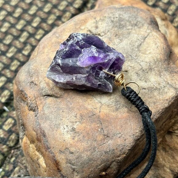NIB ⭐️ Colors of Brazil Amethyst Pendant With Cloth Necklace 22” Goldtone - Picture 1 of 7